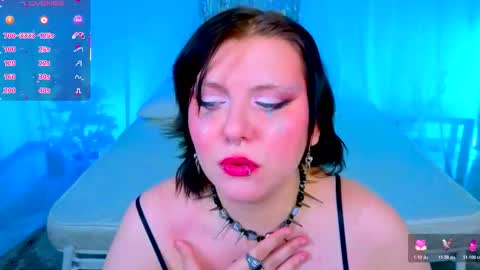 Hi my name is Lunaray online show from December 2025 10:44:02 AM