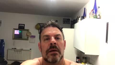 Snapshot of blueylouie8383 chatting on December 2024 01:29:01 AM Blueyloey online show from December 2024 01:29:01 AM