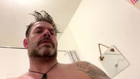 Snapshot of blueylouie8383 chatting on January 2025 03:29:02 AM Blueyloey online show from January 2025 03:29:02 AM