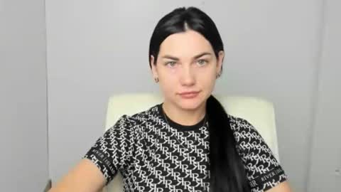 Kelly online show from September 2025 05:40:01 AM