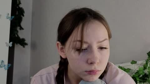 Dolores online show from March 2026 06:04:02 AM