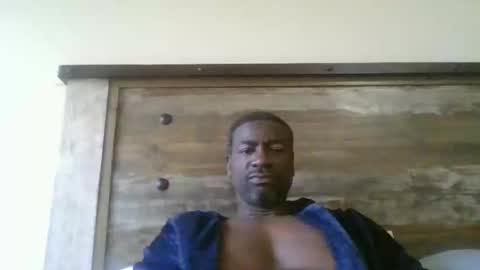 bluuthunder1914 online show from November 2025 04:44:01 PM