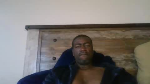 bluuthunder1914 online show from December 2025 02:02:02 PM