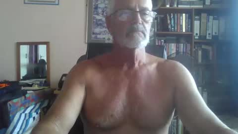 Snapshot of bobbgud chatting on April 2026 09:13:01 AM Bobbgud online show from April 2026 09:13:01 AM