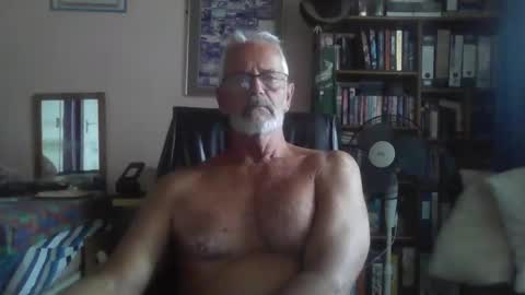 Snapshot of bobbgud chatting on April 2026 12:18:02 PM Bobbgud online show from April 2026 12:18:02 PM