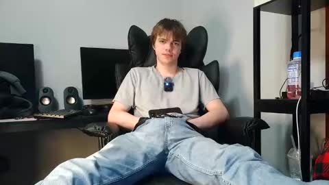 Snapshot of bobby72738 chatting on December 2025 06:28:01 AM bobby72738 online show from December 2025 06:28:01 AM