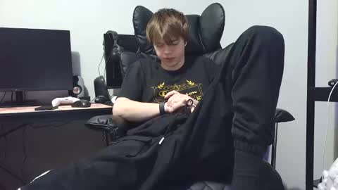 Snapshot of bobby72738 chatting on January 2026 01:43:02 AM bobby72738 online show from January 2026 01:43:02 AM