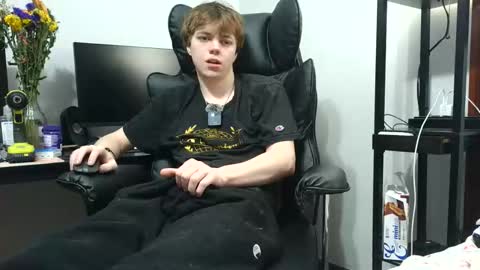 Snapshot of bobby72738 chatting on February 2026 04:08:01 AM bobby72738 online show from February 2026 04:08:01 AM