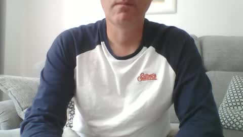 bobby_113 online show from June 2026 09:06:02 AM