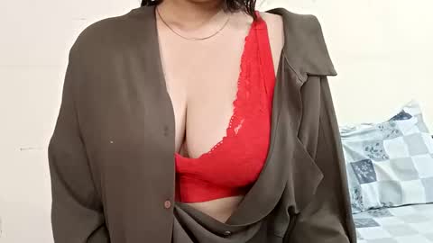 Snapshot of bodyandbrush chatting on June 2026 06:52:02 AM Sofia online show from June 2026 06:52:02 AM