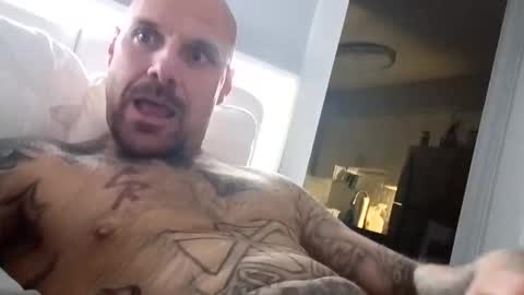 Snapshot of bodyart85_19 chatting on October 2025 01:29:01 AM Bodyart85 19 online show from October 2025 01:29:01 AM