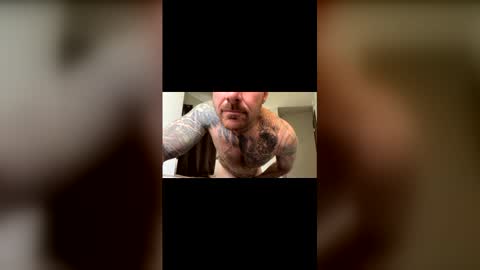 Snapshot of bodyart85_19 chatting on May 2026 02:33:01 PM Bodyart85 19 online show from May 2026 02:33:01 PM
