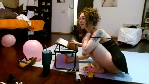 Snapshot of bombshellbaeby chatting on April 2026 02:51:02 AM BombshellBaeby online show from April 2026 02:51:02 AM