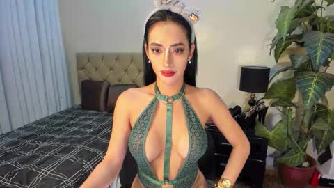 Snapshot of bombshelllaurax chatting on November 2025 10:19:01 PM bombshelllaurax online show from November 2025 10:19:01 PM