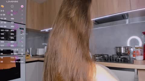 Olly online show from December 2024 03:15:01 PM