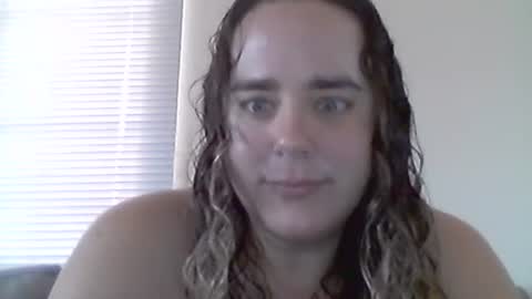 Snapshot of bongmamabear chatting on August 2026 04:44:01 PM bongmamabear online show from August 2026 04:44:01 PM