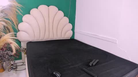 bonieklent online show from March 2025 04:34:02 AM