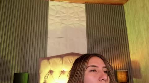 bonnali_lune online show from April 2026 08:43:01 PM