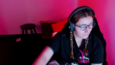 Bonnie Help me reach 500 likes online show from April 2026 06:46:01 PM