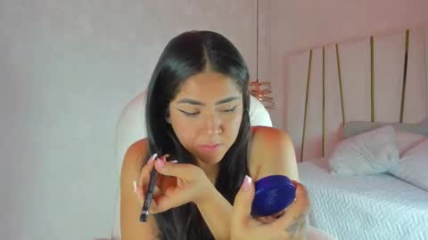 Bonnie online show from November 2025 07:14:02 PM