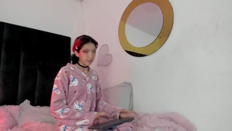 Snapshot of bonniecute_ chatting on December 2024 11:52:02 AM online show from December 2024 11:52:02 AM