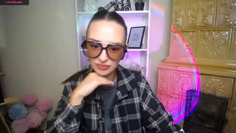 Bonnie online show from November 2025 09:20:02 AM