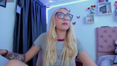 Snapshot of bonny_clyde_xx_ chatting on May 2026 03:46:02 AM Soffy Brooks Independent model online show from May 2026 03:46:02 AM
