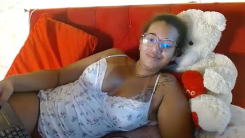 Queen Bon Vivantt online show from December 2024 03:14:01 PM