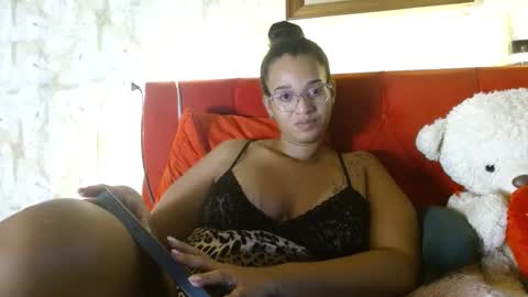 Queen Bon Vivantt online show from January 2025 04:02:01 AM