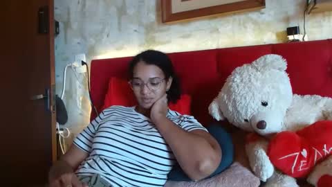 Queen Bon Vivantt online show from February 2025 04:41:02 PM