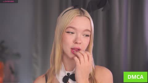 Alina online show from November 2025 07:09:01 AM