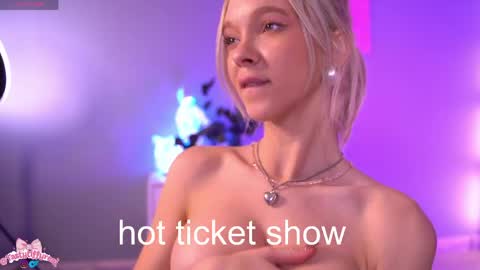 Snapshot of boobybliss chatting on April 2026 01:41:02 PM Alina online show from April 2026 01:41:02 PM
