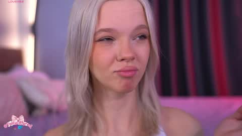 Snapshot of boobybliss chatting on May 2026 07:35:01 AM Alina online show from May 2026 07:35:01 AM