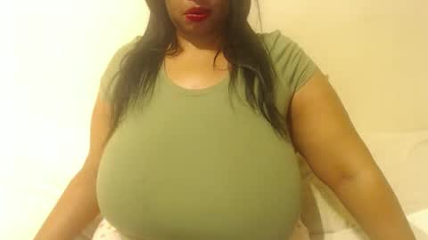 boobyqueen online show from November 2025 05:15:01 PM