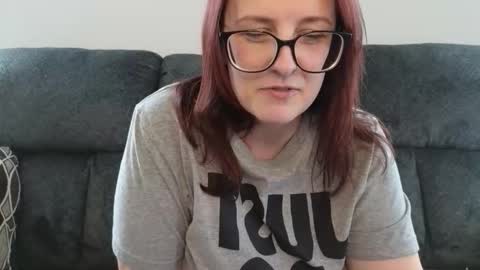 boredbustyhousewife online show from December 2025 05:42:02 PM