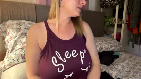 Snapshot of bossmomma chatting on January 2025 05:39:02 PM BossMom online show from January 2025 05:39:02 PM