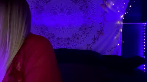 Snapshot of bossmomma chatting on January 2025 02:10:01 AM BossMom online show from January 2025 02:10:01 AM