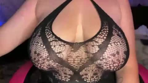 Snapshot of bossmomma chatting on September 2025 05:46:01 PM BossMom online show from September 2025 05:46:01 PM