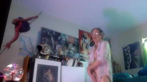 Bottomboo7 online show from October 2025 12:15:02 PM