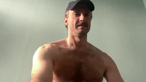 bottommanbln online show from October 2025 10:23:02 AM