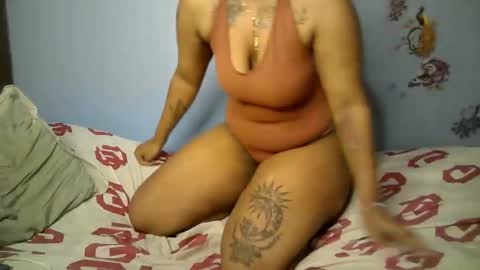 Snapshot of botty_queen chatting on May 2026 10:55:02 AM botty_queen online show from May 2026 10:55:02 AM