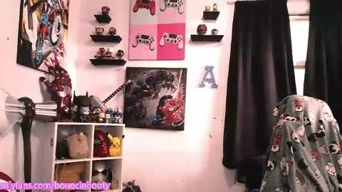 Snapshot of bouncinbooty chatting on May 2026 04:44:02 PM Pumpkin Butt online show from May 2026 04:44:02 PM