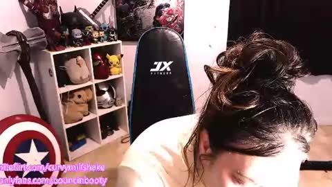 Snapshot of bouncinbooty chatting on June 2026 04:39:02 AM Pumpkin Butt online show from June 2026 04:39:02 AM