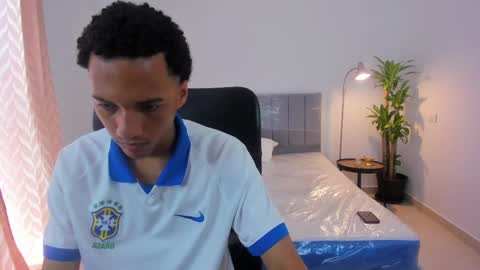 boy_master77 online show from February 2025 06:15:02 PM