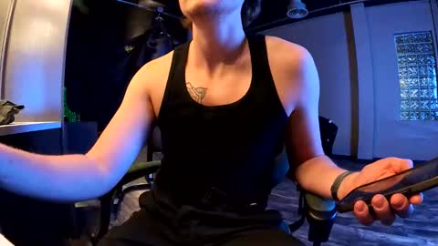 Snapshot of boybarber chatting on December 2025 03:57:01 AM boybarber online show from December 2025 03:57:01 AM