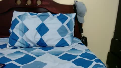 Snapshot of boyfit2023 chatting on December 2024 02:45:02 AM boyfit2023 online show from December 2024 02:45:02 AM