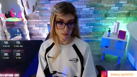 Snapshot of boyfox_tay chatting on September 2025 03:41:02 AM boyfox_tay online show from September 2025 03:41:02 AM
