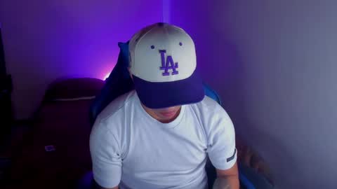 Snapshot of boylatin_777 chatting on May 2026 11:54:01 PM miguel online show from May 2026 11:54:01 PM