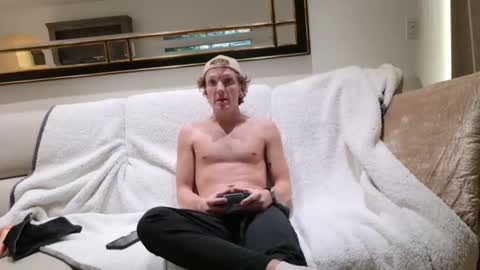 Boyyhb online show from November 2025 08:08:02 PM