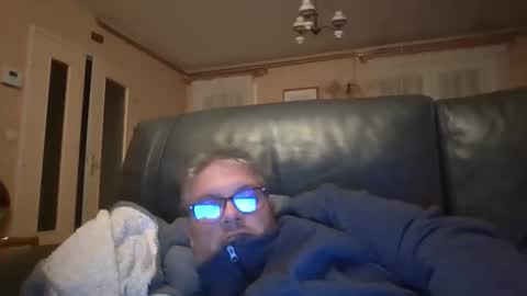 bozo81 online show from October 2025 07:43:01 PM